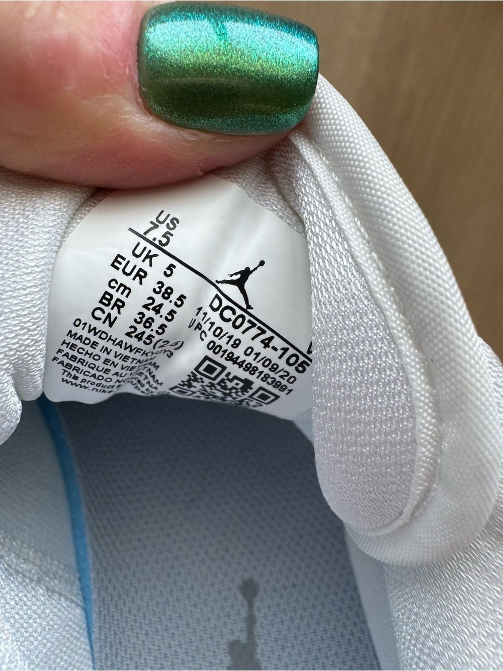 Nike Women's Athletic Sneakers in White and Light Gray - Picture 3 of 4